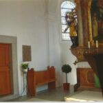 Ilustração 1 - Lado esquerdo do espaço do altar no templo evangélico luterano em Flossenburg/Baviera/Alemanha