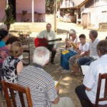 Na sombra de uma figueira...